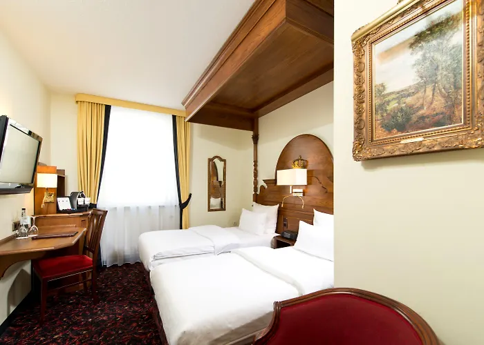 King\'S Hotel First