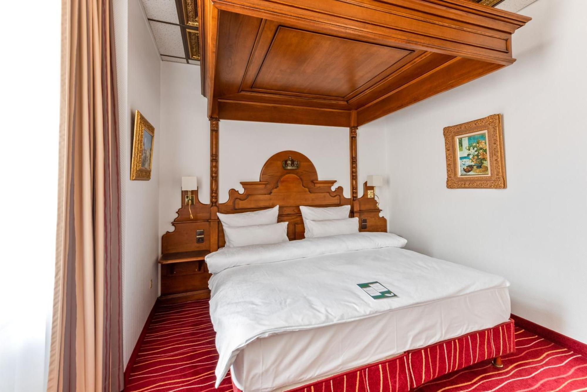 King's First Monaco di Baviera