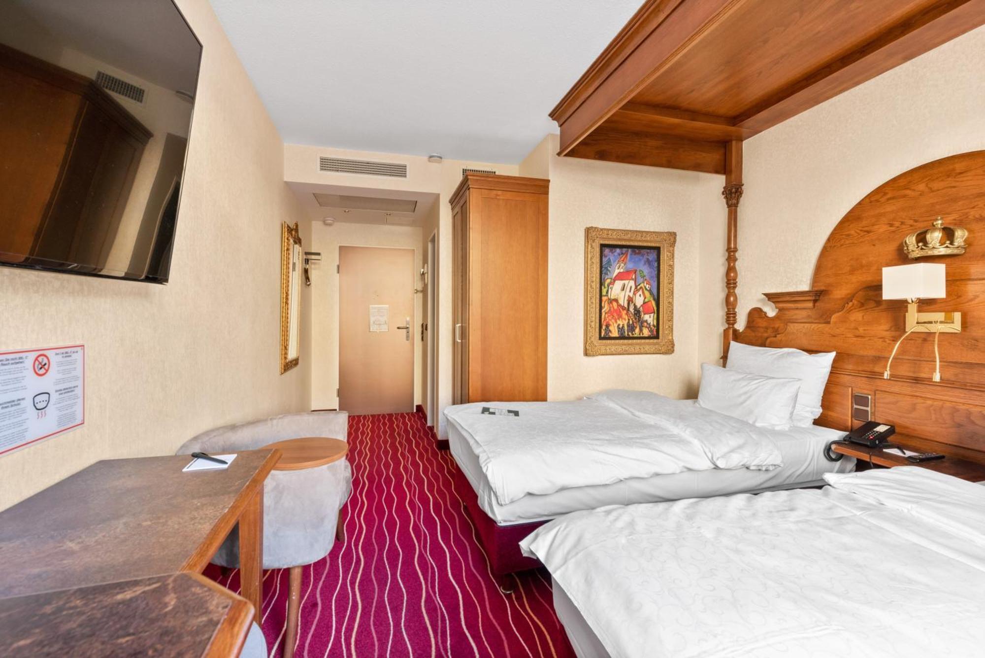 King's First Monaco di Baviera